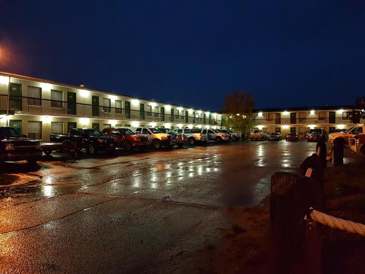Alaskan Motel Fox Creek Buitenkant foto